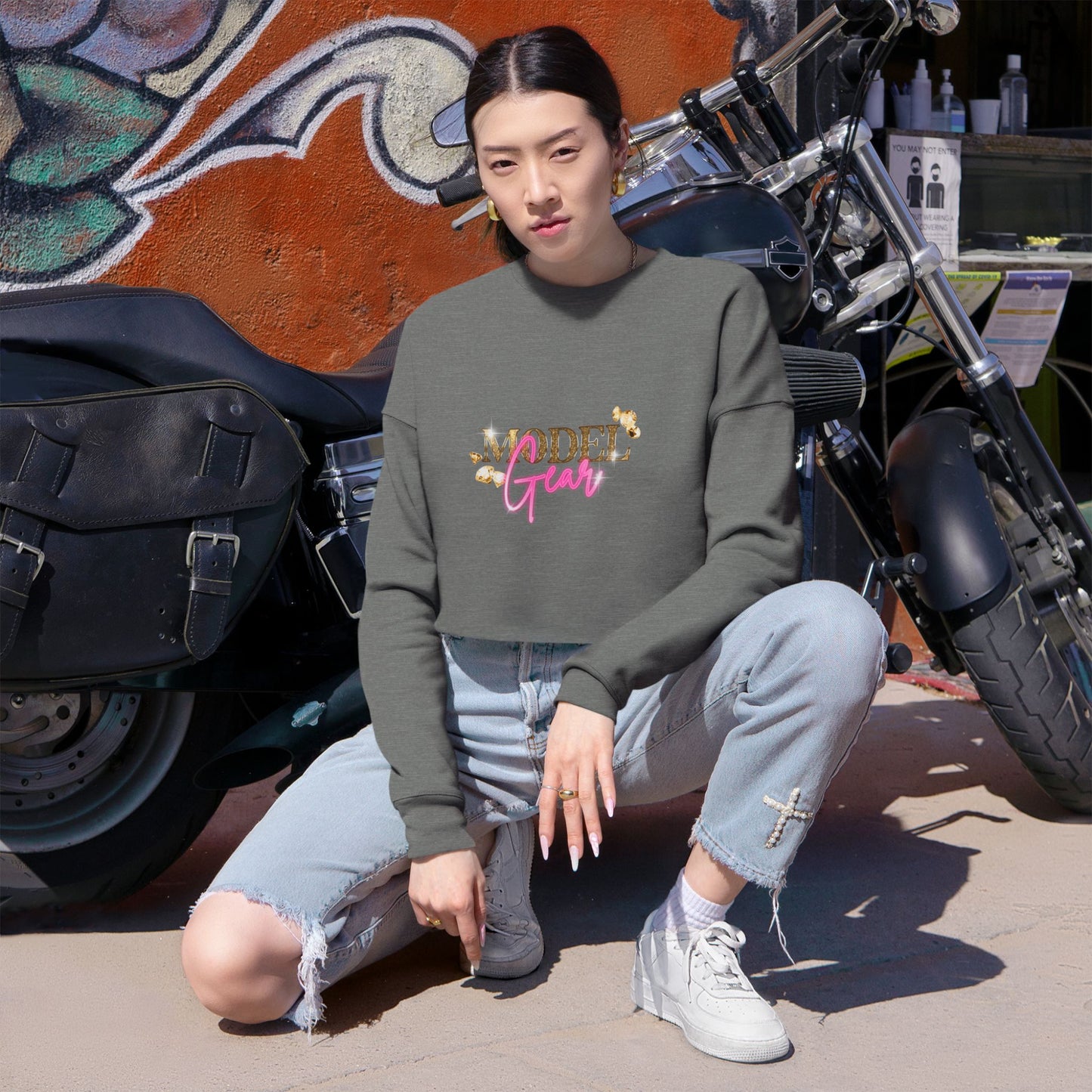 Model Gear Women's Cropped Sweatshirt